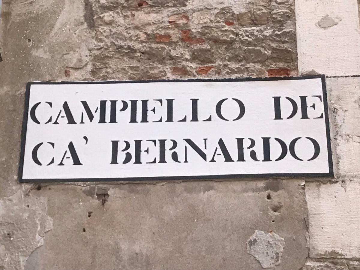 Melusina Ca' Bernarda Historical Center Venedig